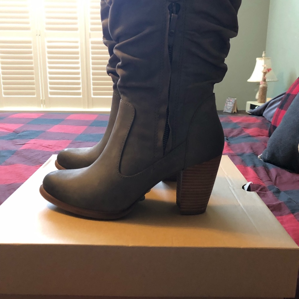 UGG Dayton Boot Brand New Size 8.5 Gray